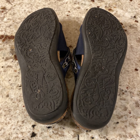 NAOT SANDALS - Picture 8 of 8